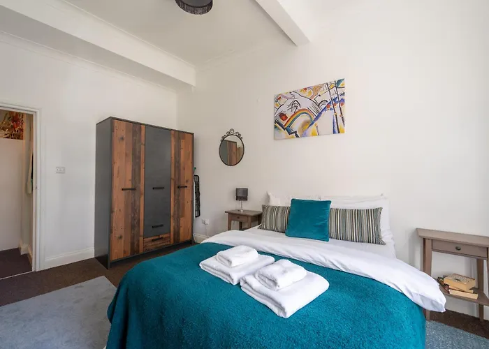 Spacious Comfy 2Br Flat