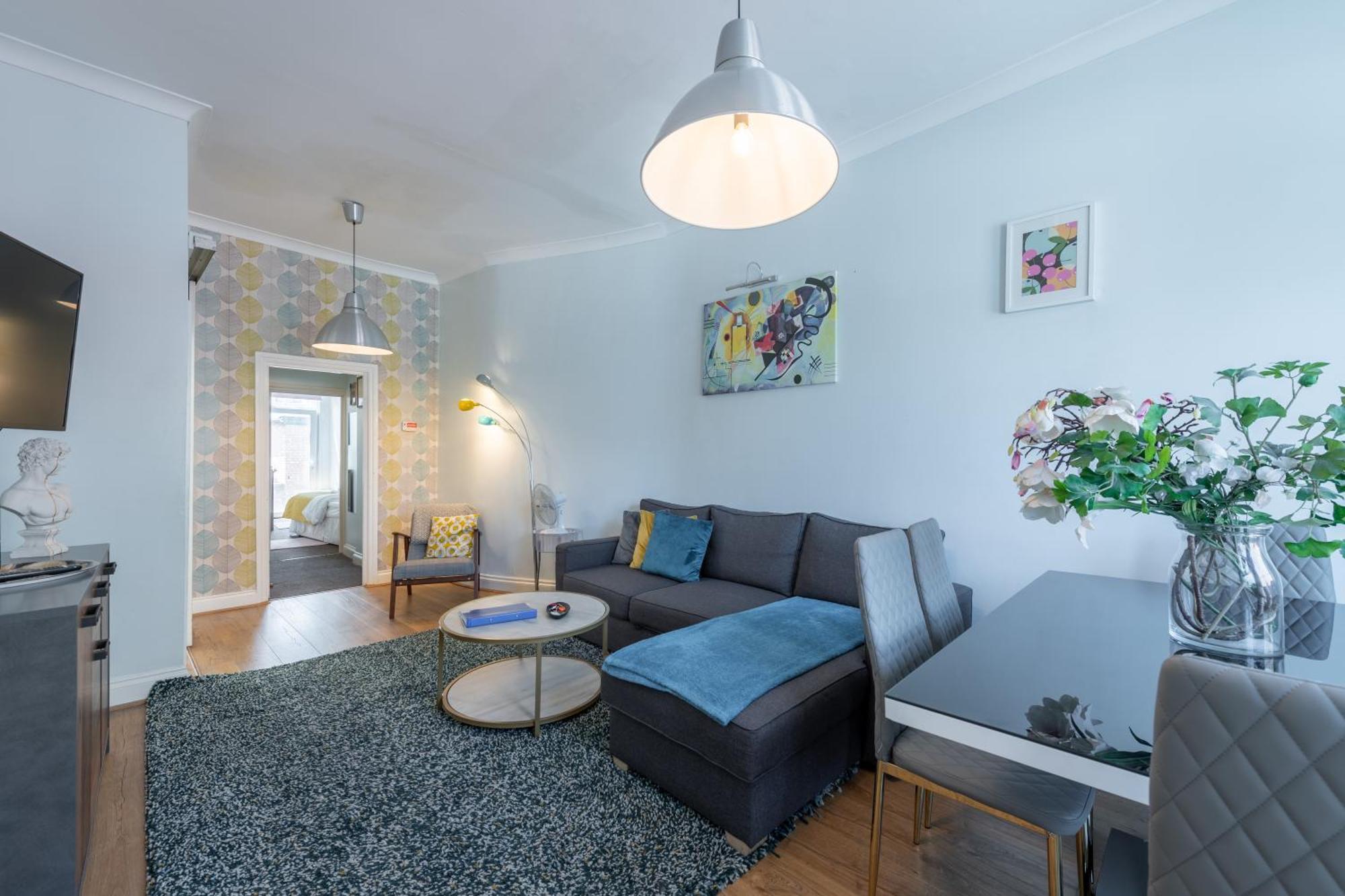 Spacious Comfy 2br Flat Appartamento