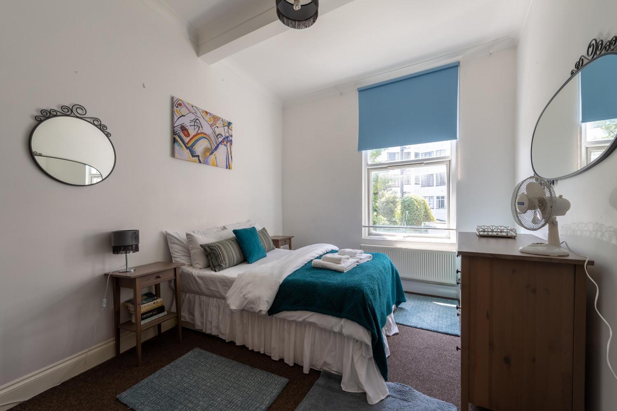 Appartement Spacious Comfy 2br Flat Londen