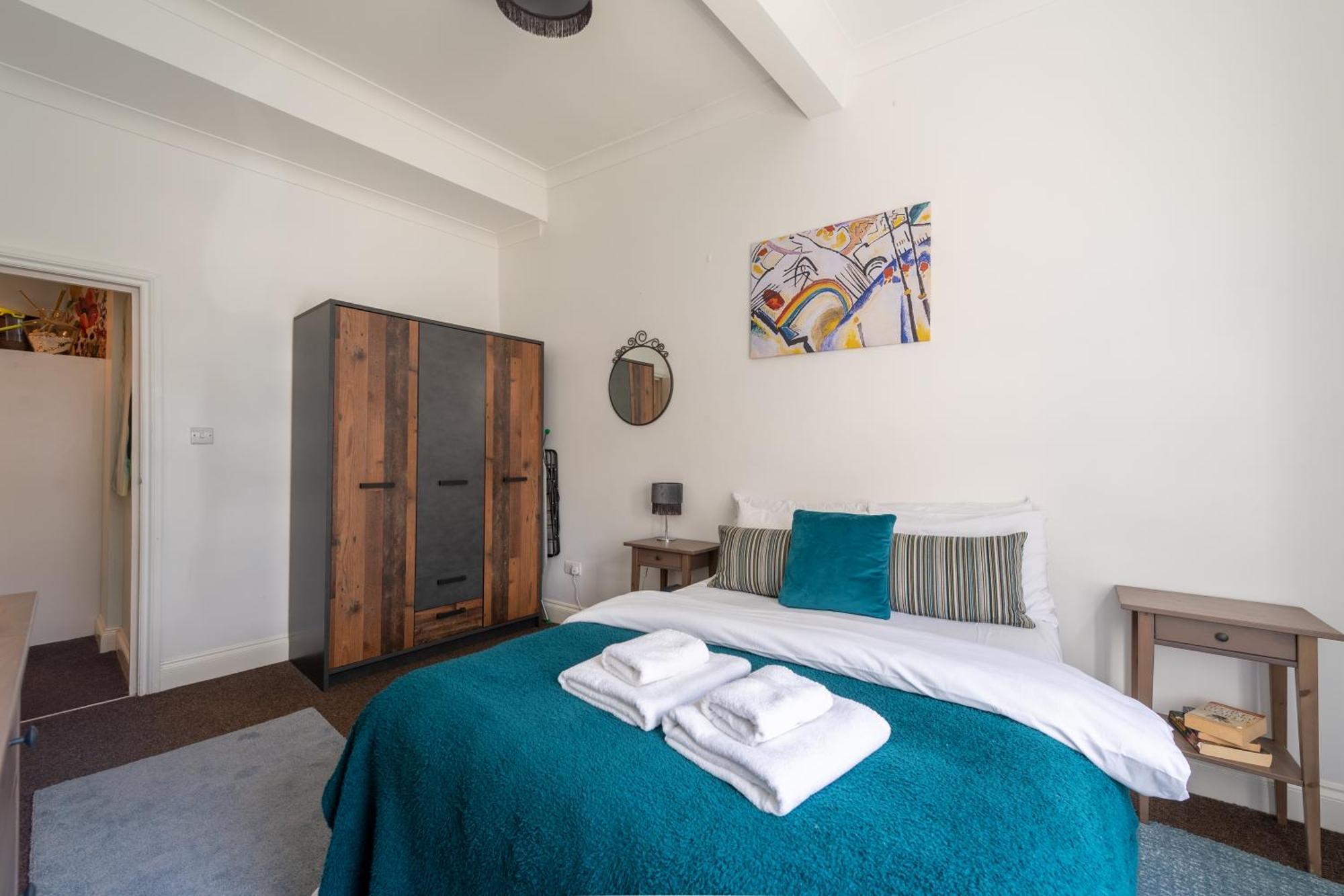 Spacious Comfy 2br Flat Londen